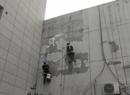 湄潭楼顶漏水维修公司分享下湄潭外墙防水的注意事项